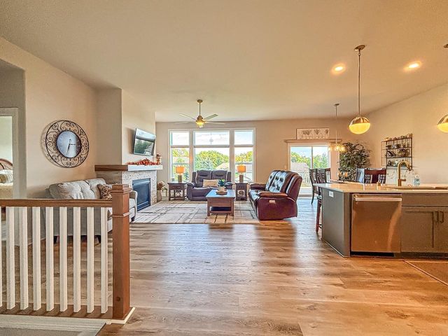762 Brockway DRIVE, Mukwonago, WI 53149