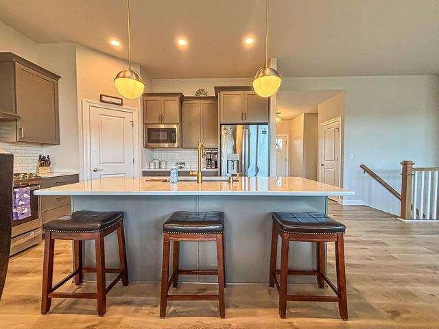 762 Brockway DRIVE, Mukwonago, WI 53149