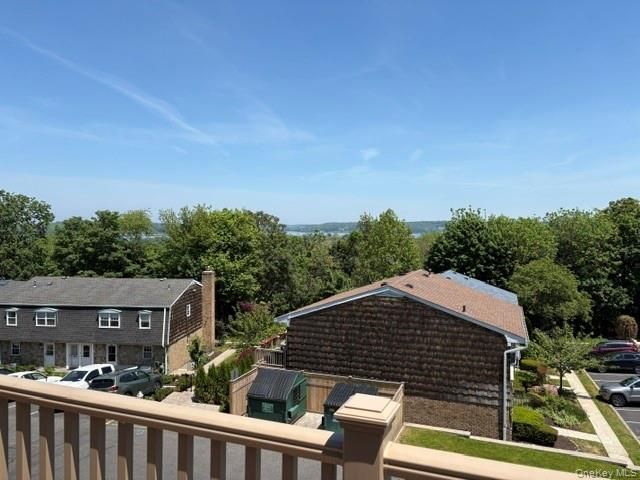 11 Harbour Lane 1B, Oyster Bay, NY 11771