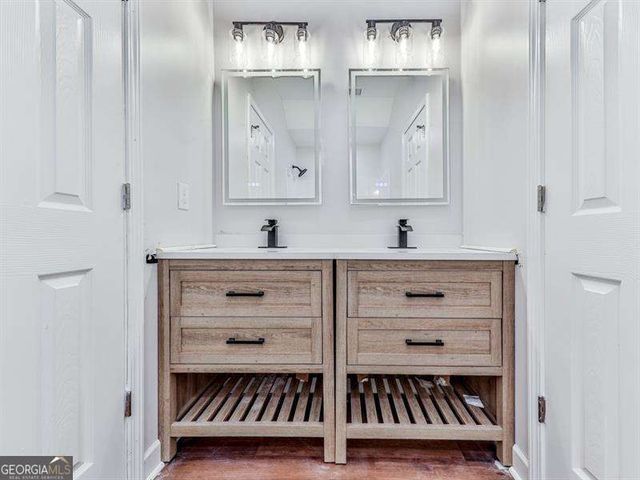 6 Hillside Avenue SE, Lindale, GA 30147