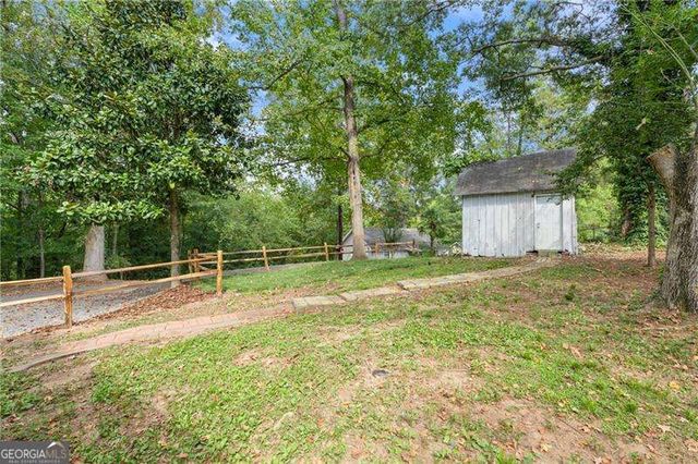 6 Hillside Avenue SE, Lindale, GA 30147