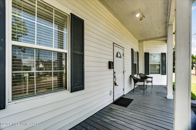 1108 Live Oak Avenue, Pascagoula, MS 39567