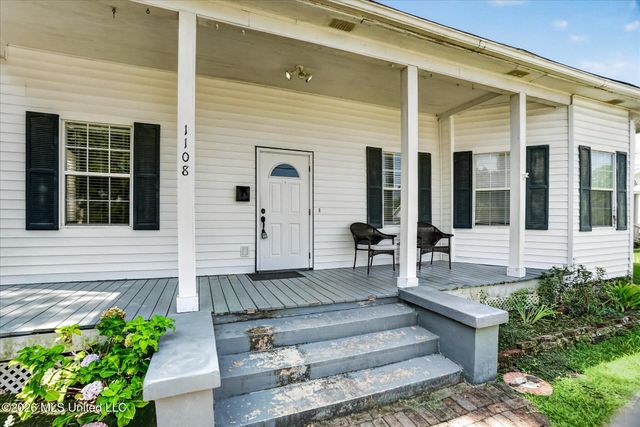1108 Live Oak Avenue, Pascagoula, MS 39567
