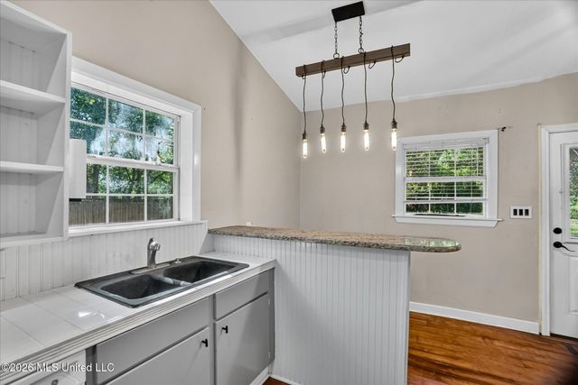 1108 Live Oak Avenue, Pascagoula, MS 39567