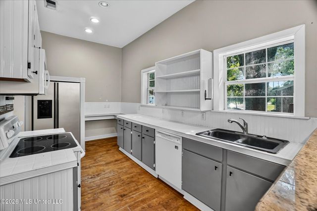 1108 Live Oak Avenue, Pascagoula, MS 39567