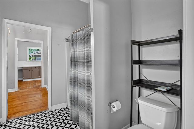 1108 Live Oak Avenue, Pascagoula, MS 39567
