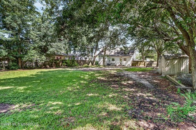 1108 Live Oak Avenue, Pascagoula, MS 39567