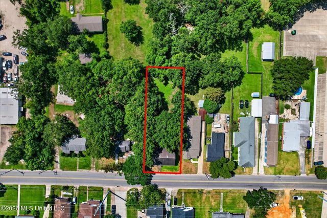 1108 Live Oak Avenue, Pascagoula, MS 39567