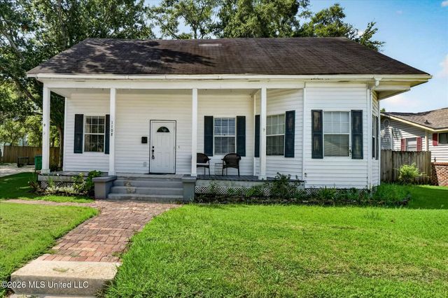 1108 Live Oak Avenue, Pascagoula, MS 39567