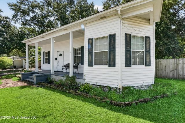 1108 Live Oak Avenue, Pascagoula, MS 39567