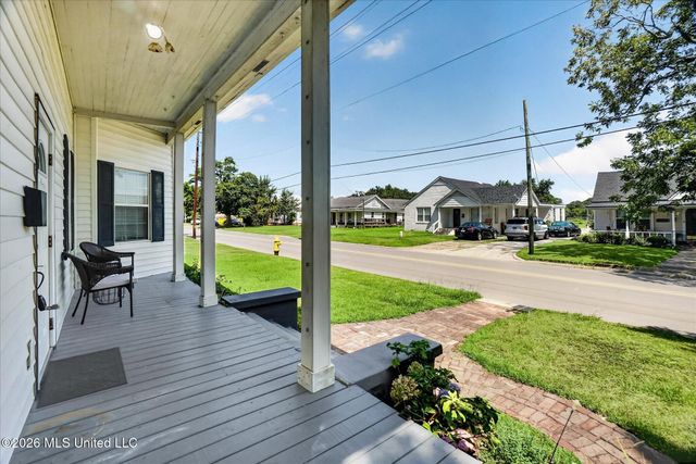 1108 Live Oak Avenue, Pascagoula, MS 39567