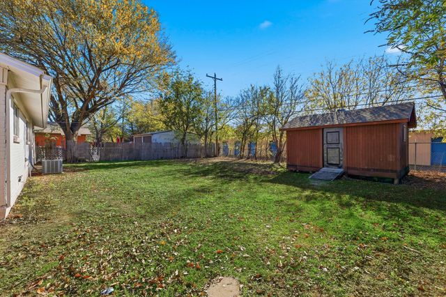 5620 Shipp Drive, Watauga, TX 76148