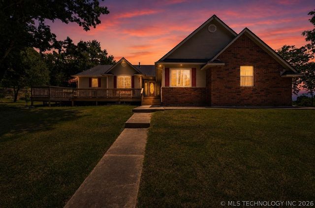 925 N Woodview Drive, Skiatook, OK 74070