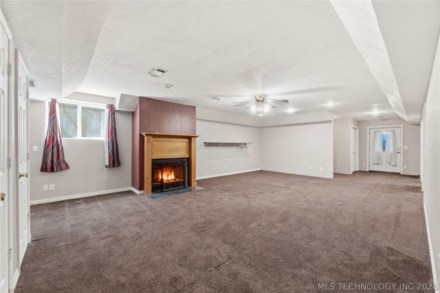925 N Woodview Drive, Skiatook, OK 74070