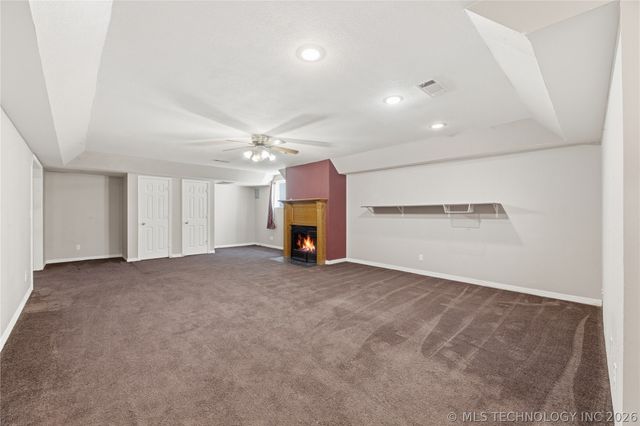 925 N Woodview Drive, Skiatook, OK 74070