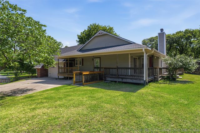 925 N Woodview Drive, Skiatook, OK 74070