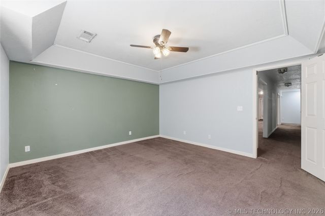 925 N Woodview Drive, Skiatook, OK 74070