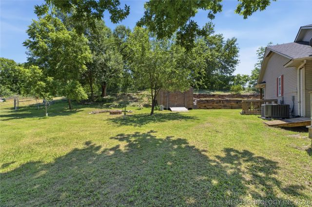 925 N Woodview Drive, Skiatook, OK 74070