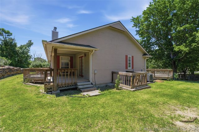 925 N Woodview Drive, Skiatook, OK 74070