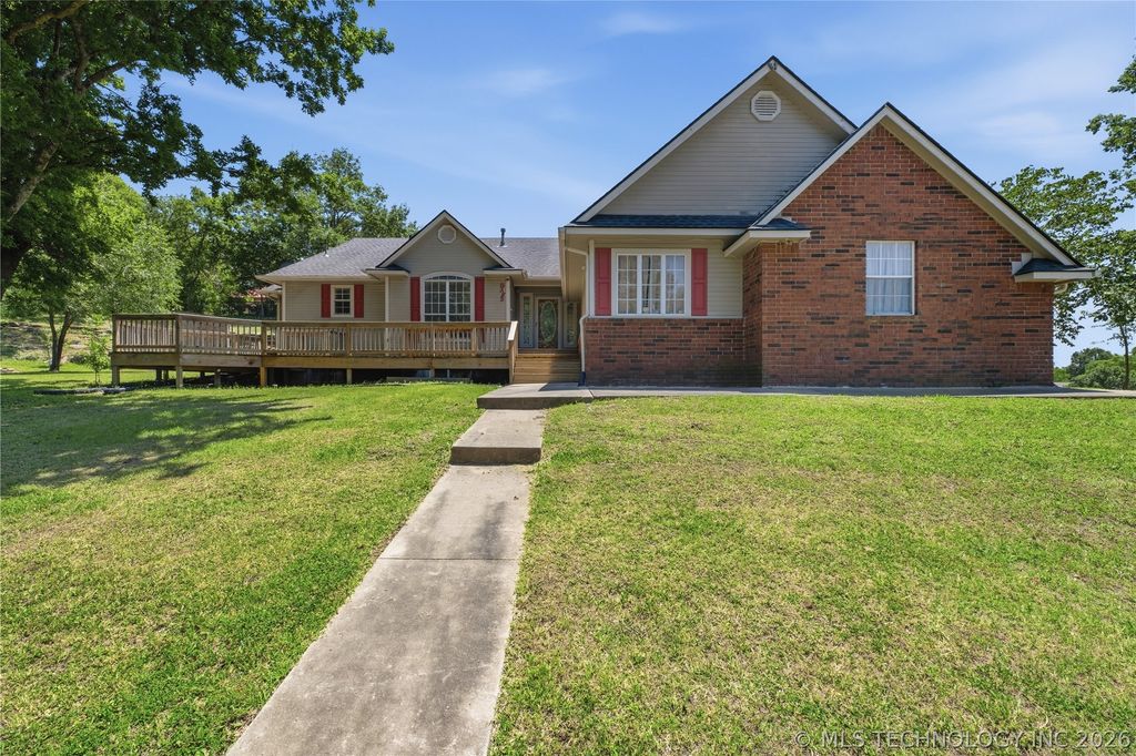 925 N Woodview Drive, Skiatook, OK 74070