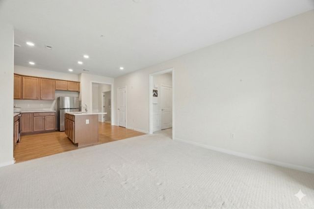 3103 Peters Farm Way 103, Westborough, MA 01581