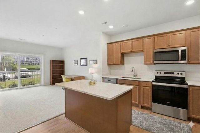 3103 Peters Farm Way 103, Westborough, MA 01581