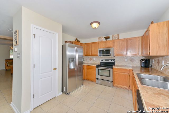 9718 Country Shadow, San Antonio, TX 78254