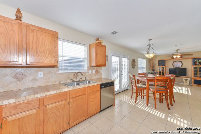 9718 Country Shadow, San Antonio, TX 78254