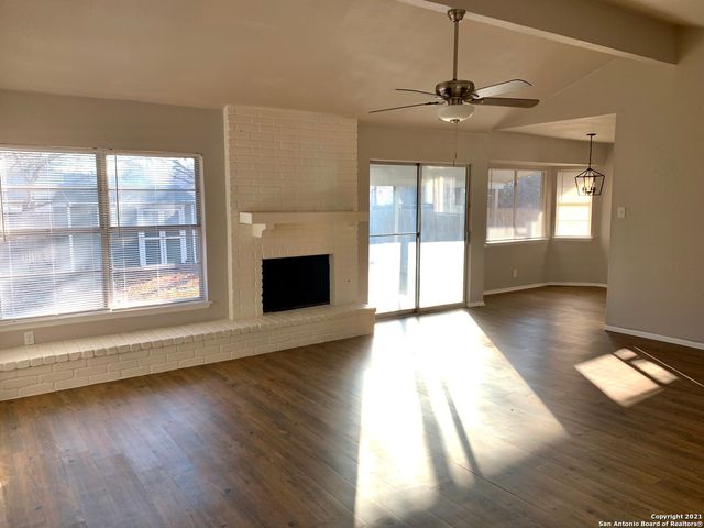 8426 Greenham, San Antonio, TX 78239