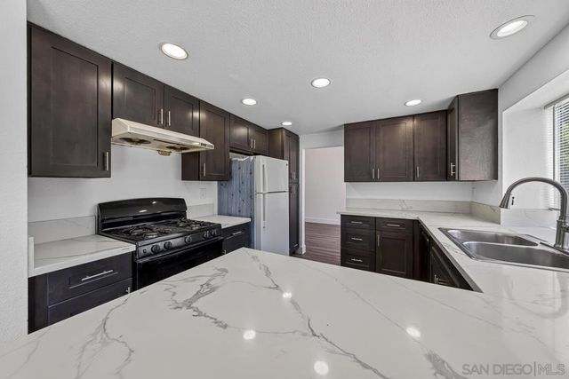 7125 Penara Court, San Diego, CA 92126