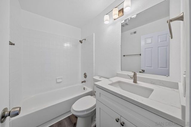 7125 Penara Court, San Diego, CA 92126
