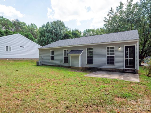 7216 Preakness Stakes Lane, Charlotte, NC 28215