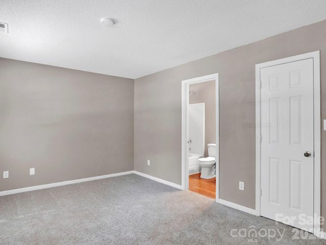 7216 Preakness Stakes Lane, Charlotte, NC 28215