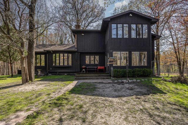 2391 N Perrine Road, Midland, MI 48642