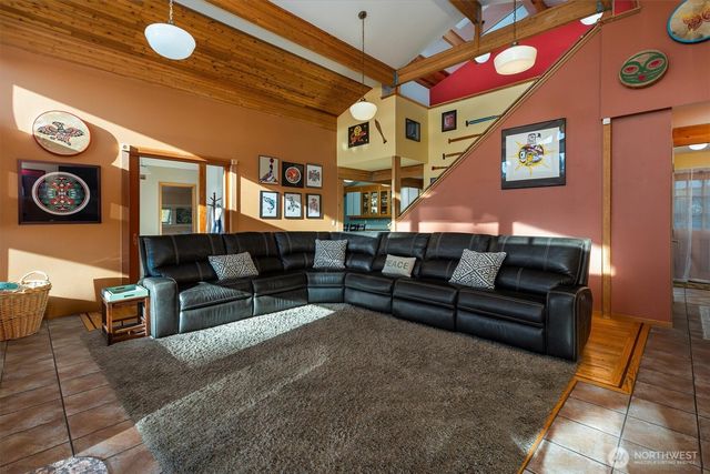 5115 Varco Road NE, Tacoma, WA 98422