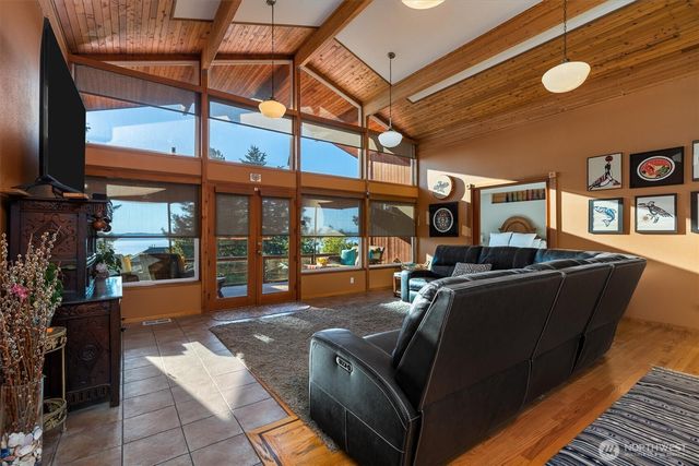 5115 Varco Road NE, Tacoma, WA 98422