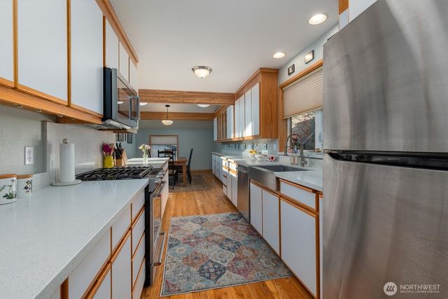5115 Varco Road NE, Tacoma, WA 98422