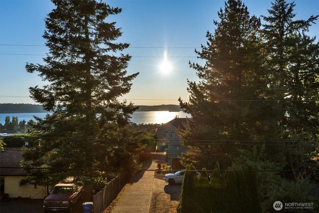 5115 Varco Road NE, Tacoma, WA 98422