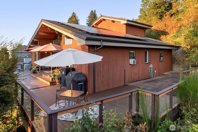 5115 Varco Road NE, Tacoma, WA 98422
