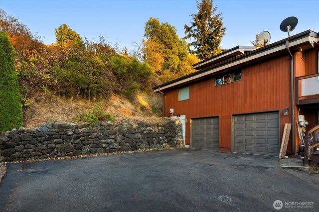 5115 Varco Road NE, Tacoma, WA 98422