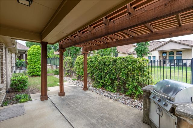 3017 Bella Lago Drive, Denton, TX 76210