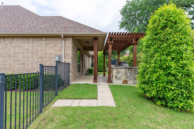 3017 Bella Lago Drive, Denton, TX 76210