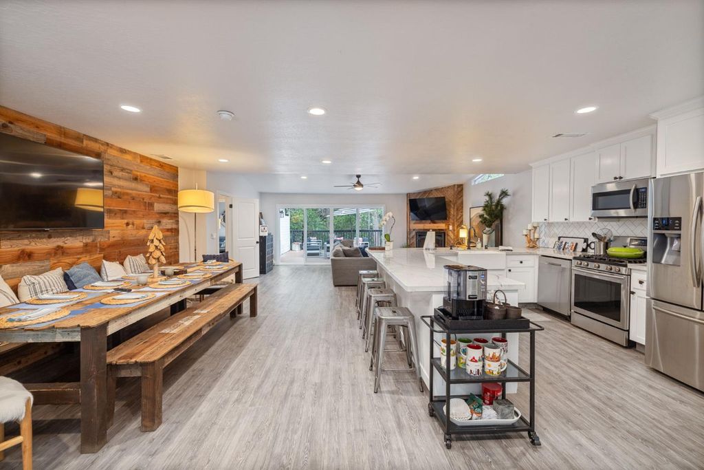 Image 12 of property listing at 39253 Robin, Bass Lake, CA 93604