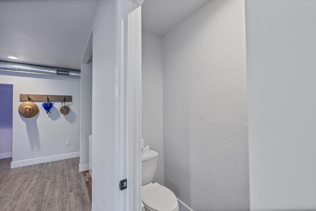 Image 38 of property listing at 39253 Robin, Bass Lake, CA 93604