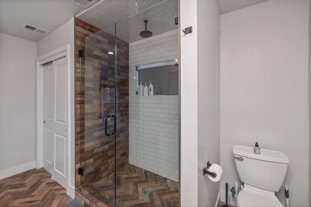 Image 50 of property listing at 39253 Robin, Bass Lake, CA 93604