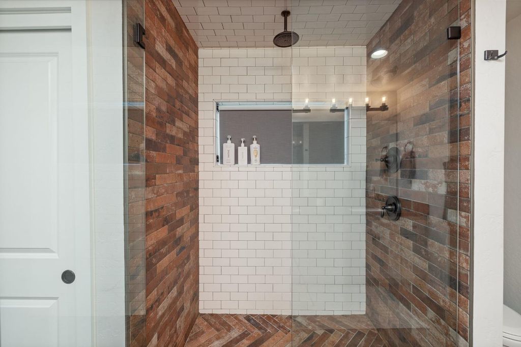 Image 51 of property listing at 39253 Robin, Bass Lake, CA 93604