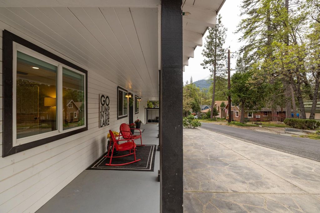 Image 84 of property listing at 39253 Robin, Bass Lake, CA 93604