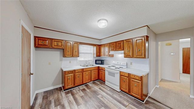 7307 Lansdowne Place, Thomasville, NC 27360