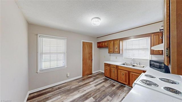 7307 Lansdowne Place, Thomasville, NC 27360