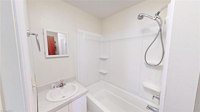 7307 Lansdowne Place, Thomasville, NC 27360